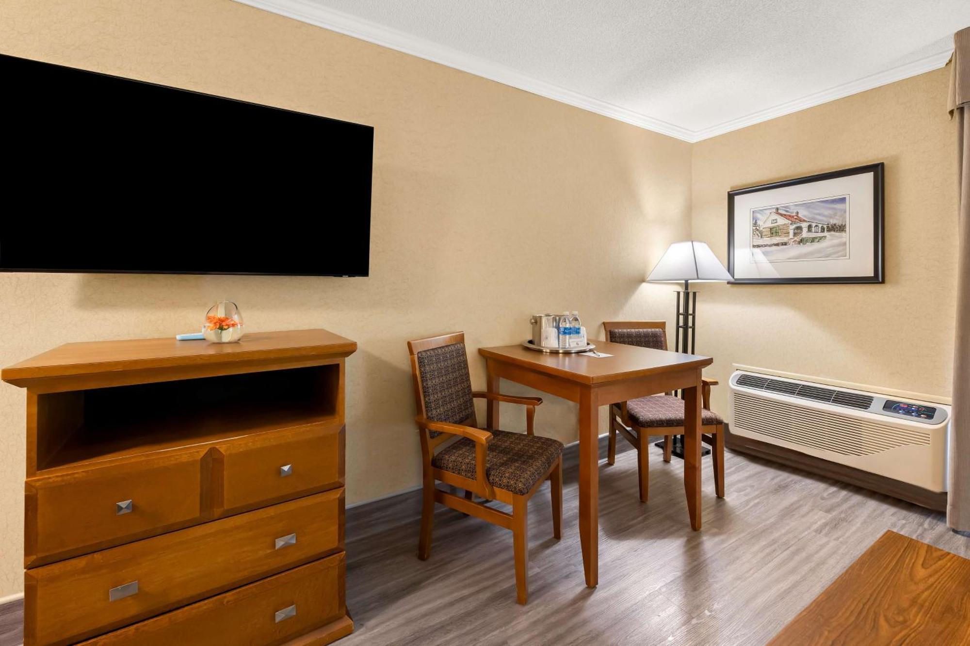 Best Western Plus Norwester Hotel & Conference Centre Тандер-Бей Экстерьер фото