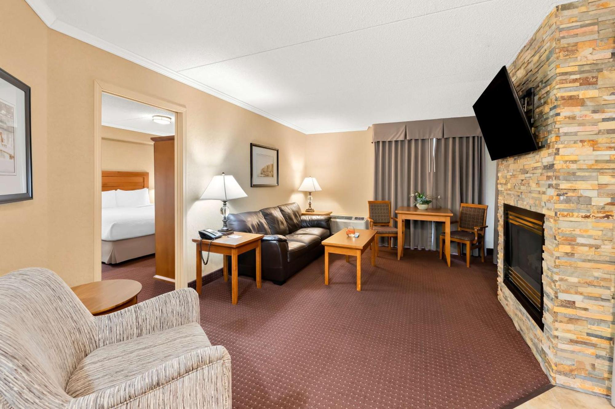 Best Western Plus Norwester Hotel & Conference Centre Тандер-Бей Экстерьер фото