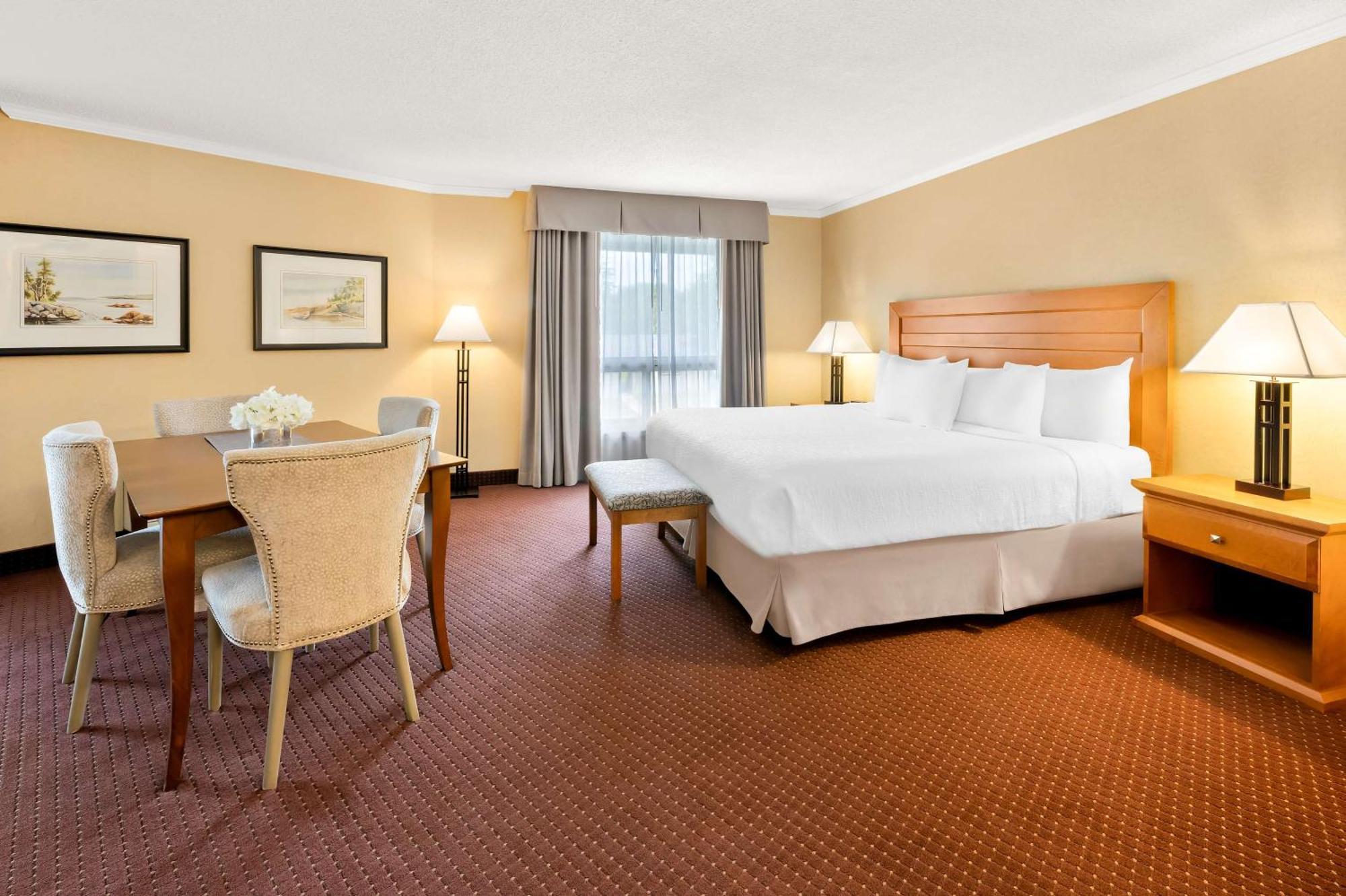 Best Western Plus Norwester Hotel & Conference Centre Тандер-Бей Экстерьер фото