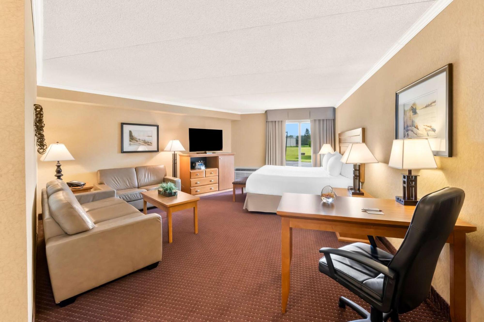 Best Western Plus Norwester Hotel & Conference Centre Тандер-Бей Экстерьер фото