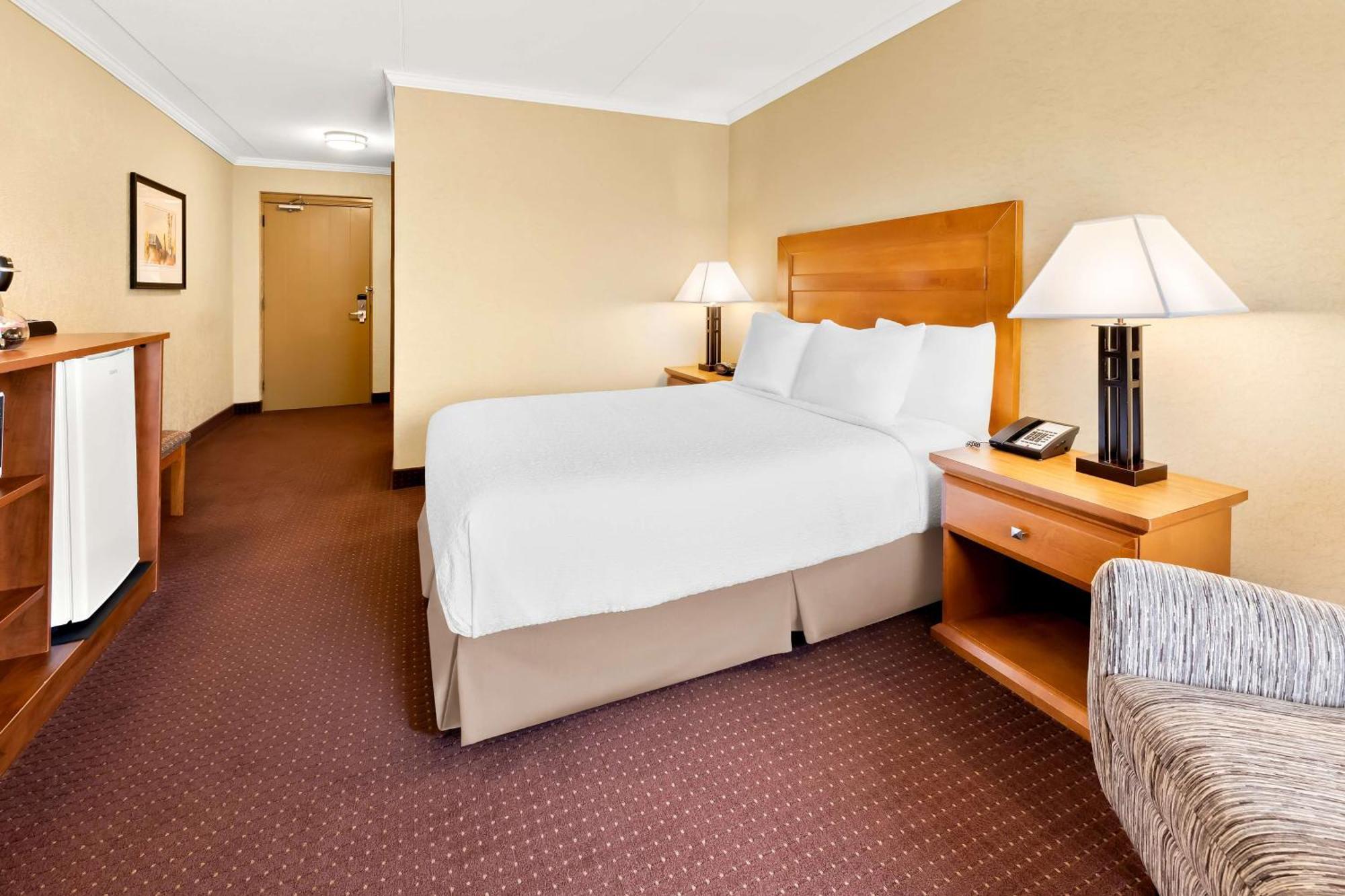 Best Western Plus Norwester Hotel & Conference Centre Тандер-Бей Экстерьер фото