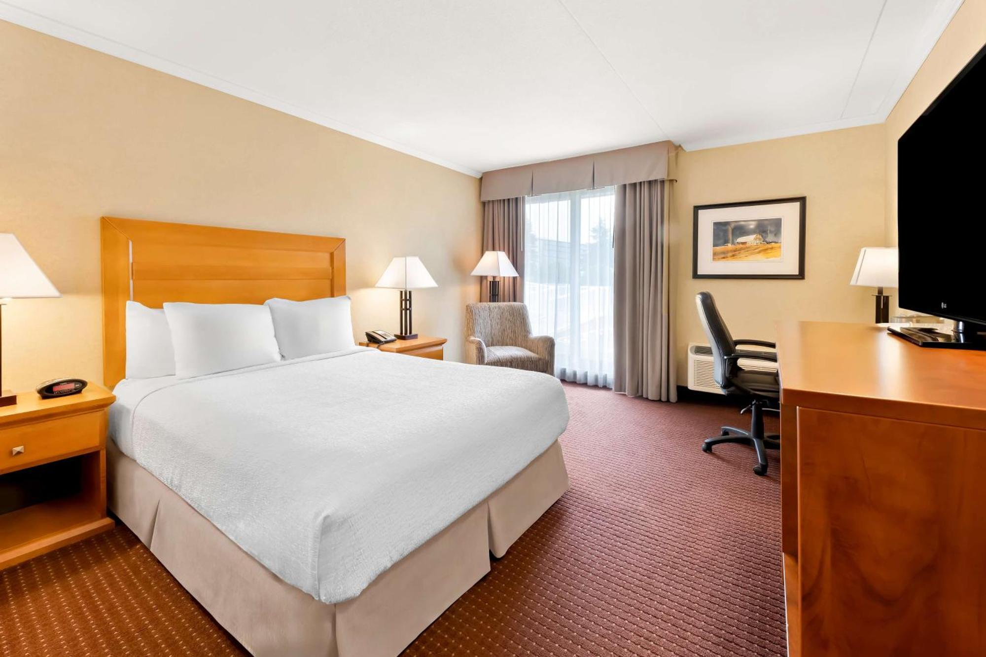 Best Western Plus Norwester Hotel & Conference Centre Тандер-Бей Экстерьер фото