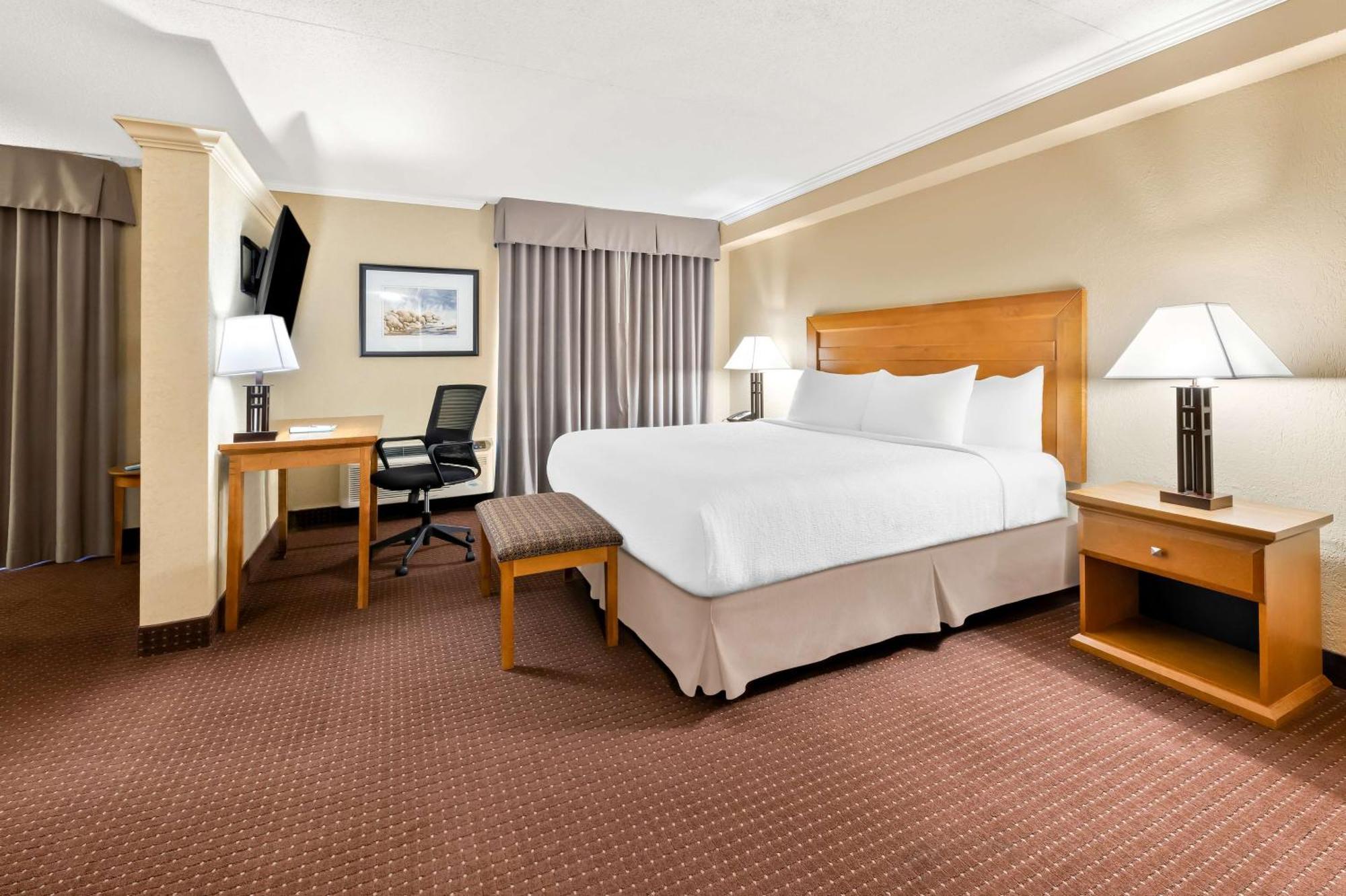 Best Western Plus Norwester Hotel & Conference Centre Тандер-Бей Экстерьер фото