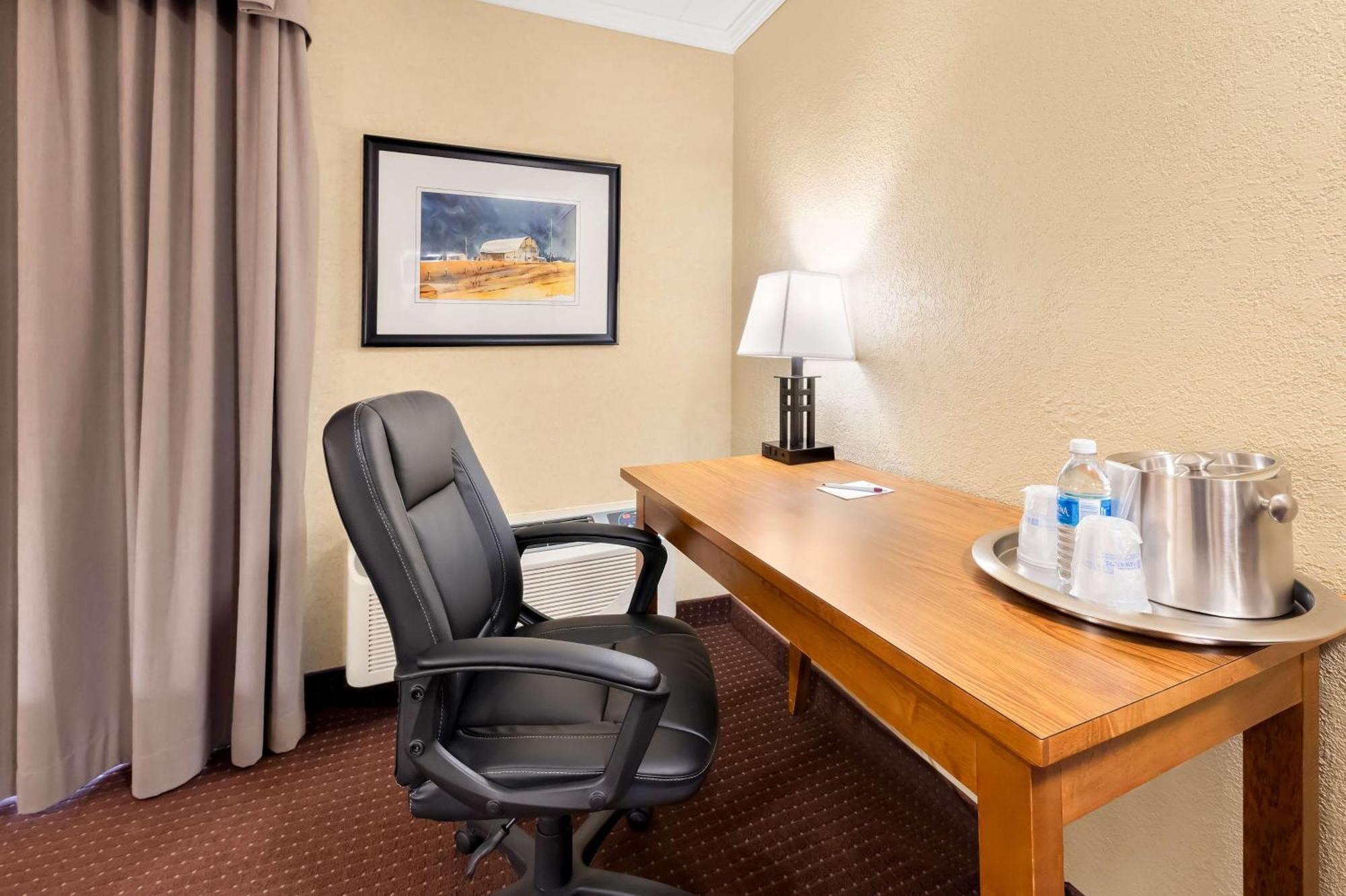 Best Western Plus Norwester Hotel & Conference Centre Тандер-Бей Экстерьер фото