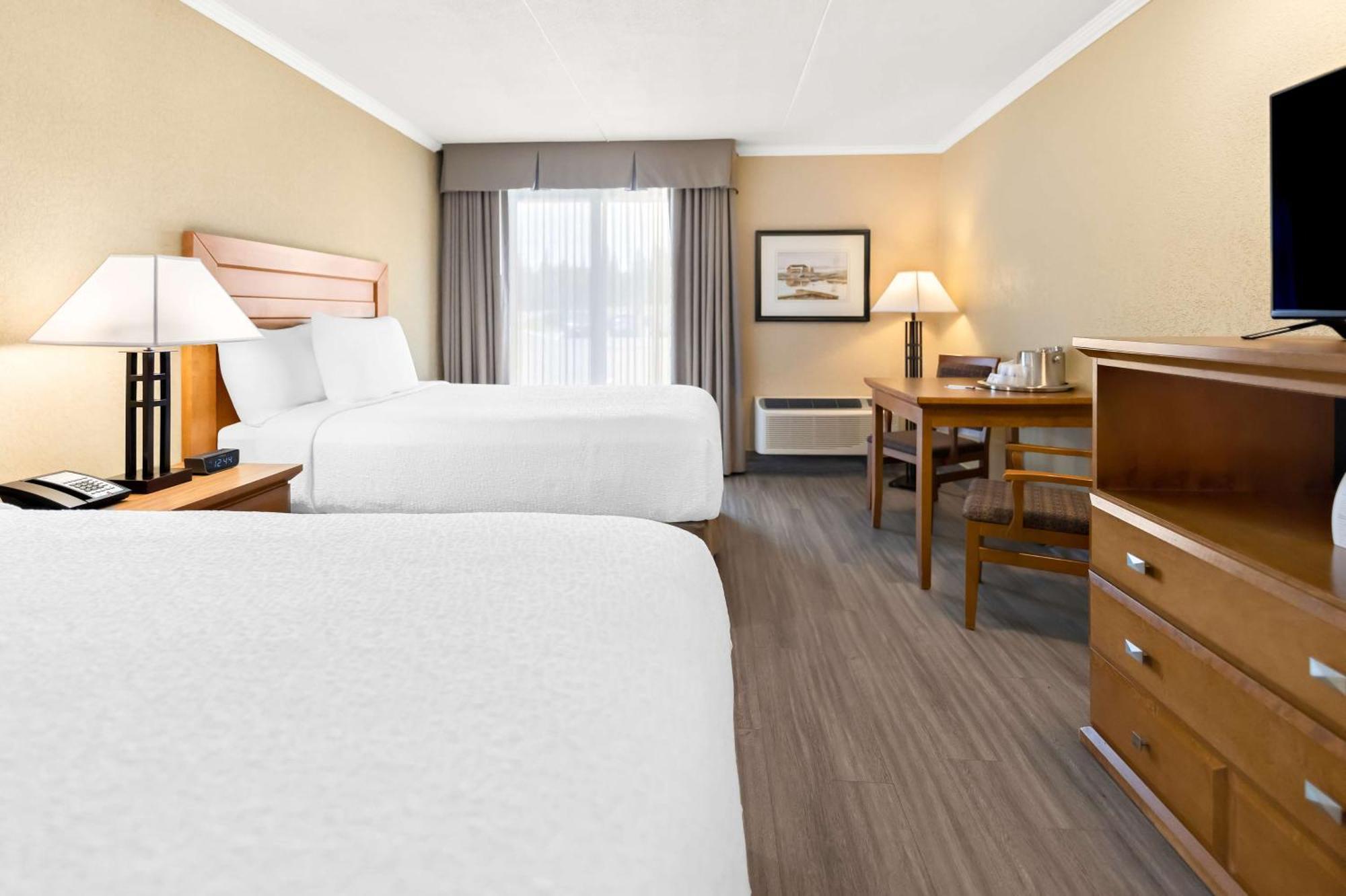 Best Western Plus Norwester Hotel & Conference Centre Тандер-Бей Экстерьер фото