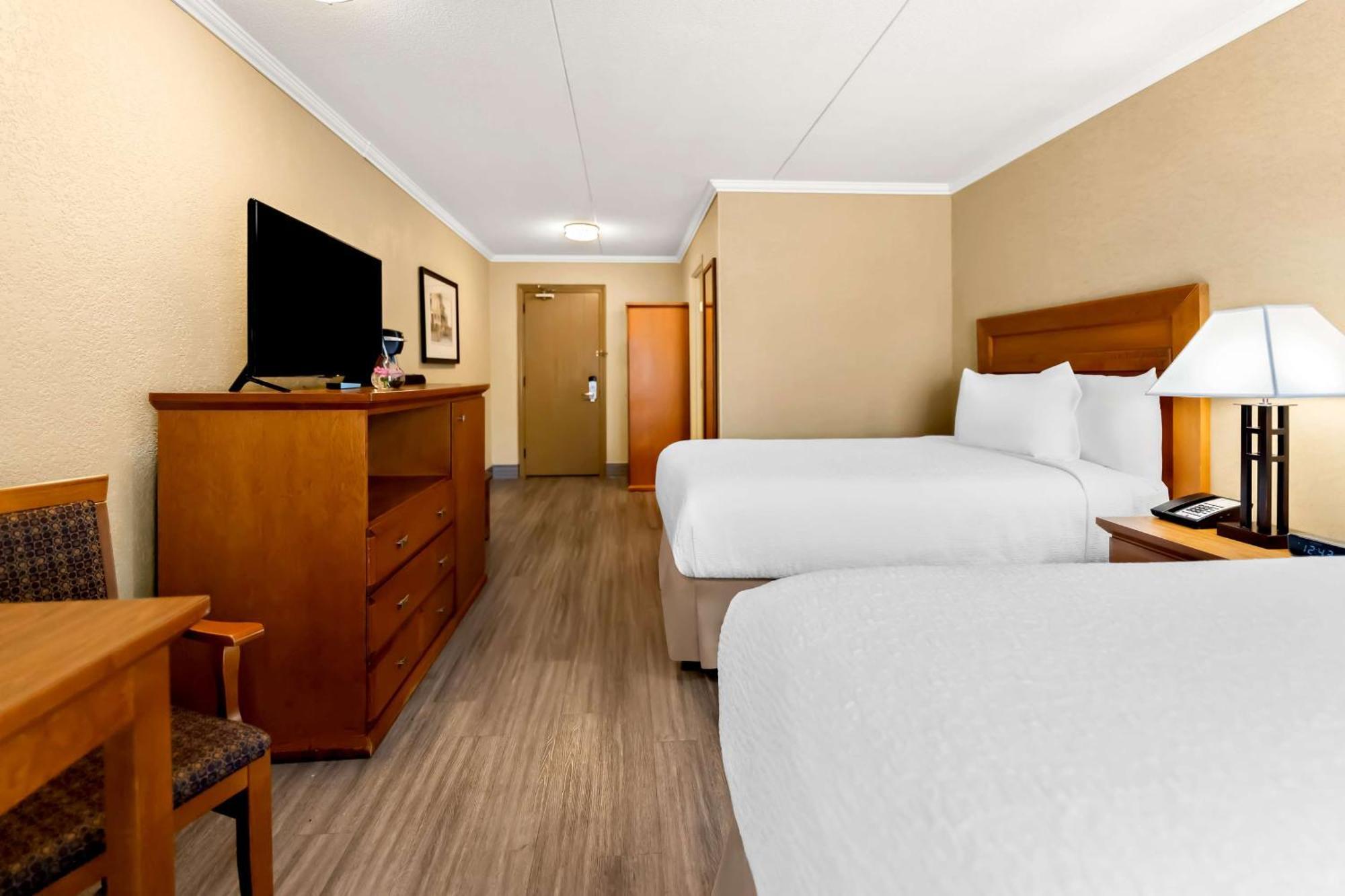 Best Western Plus Norwester Hotel & Conference Centre Тандер-Бей Экстерьер фото