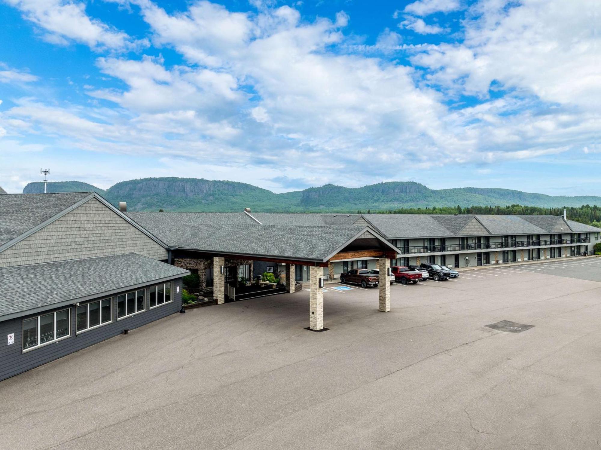 Best Western Plus Norwester Hotel & Conference Centre Тандер-Бей Экстерьер фото