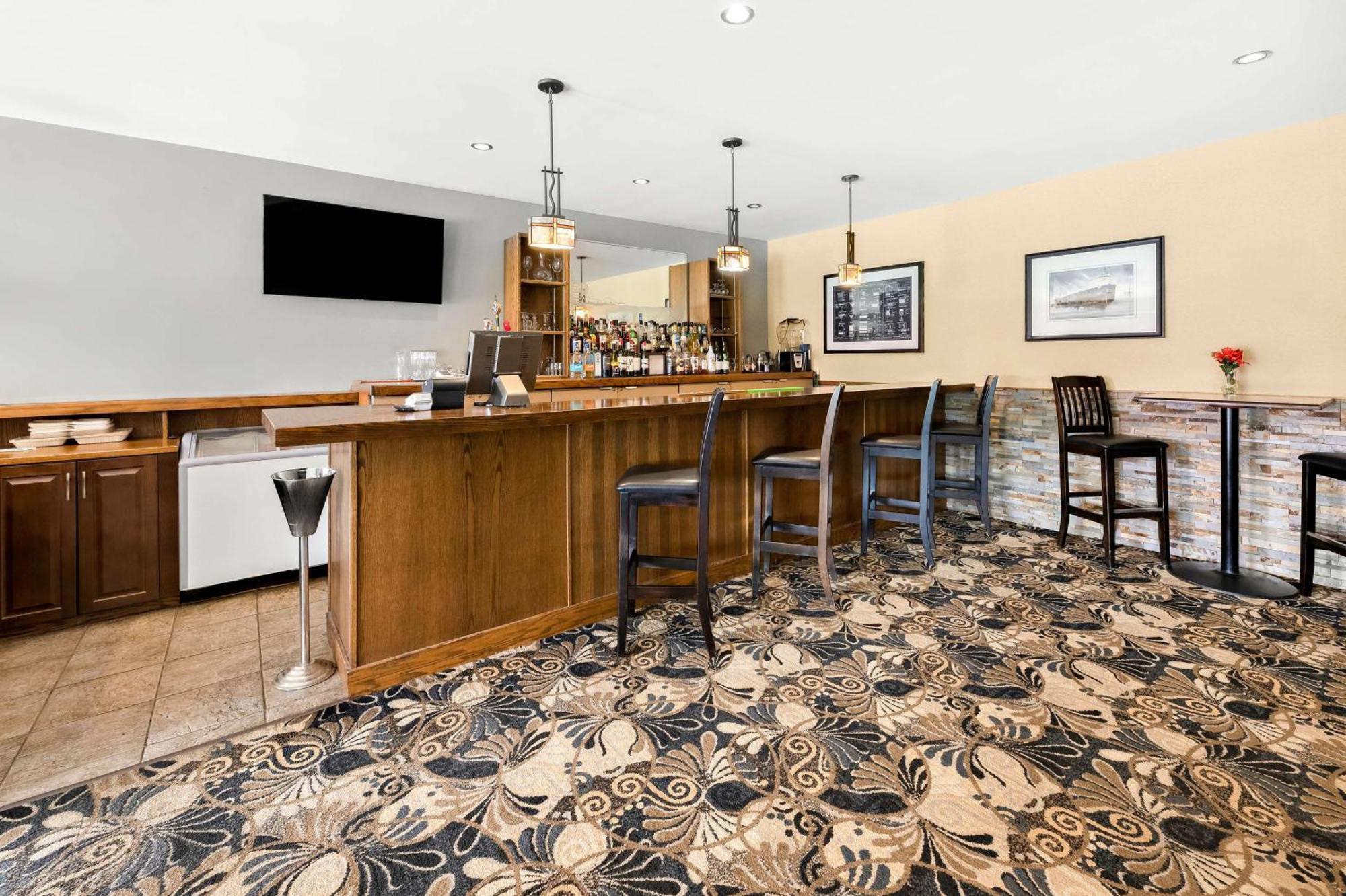 Best Western Plus Norwester Hotel & Conference Centre Тандер-Бей Экстерьер фото