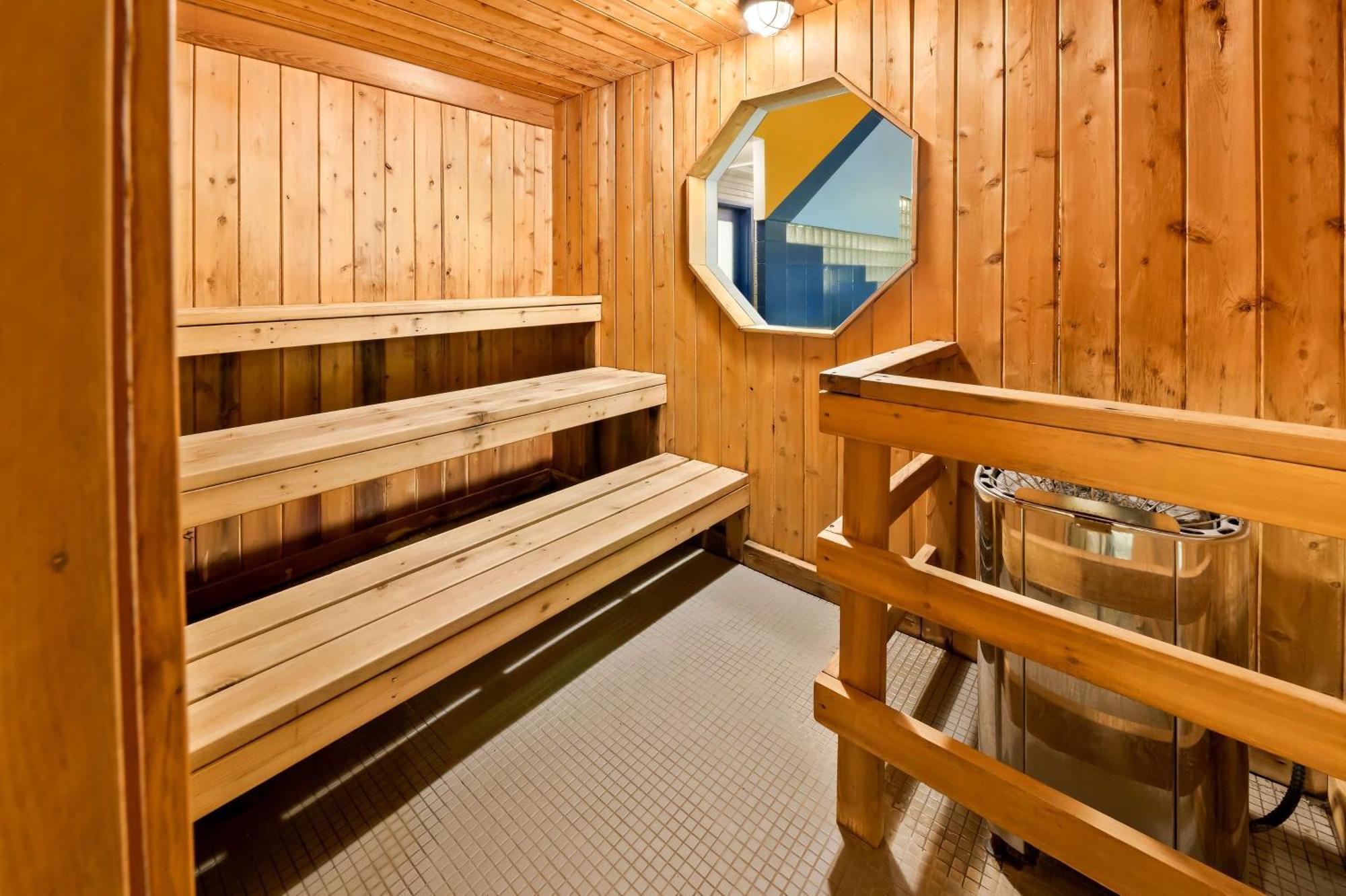 Best Western Plus Norwester Hotel & Conference Centre Тандер-Бей Экстерьер фото